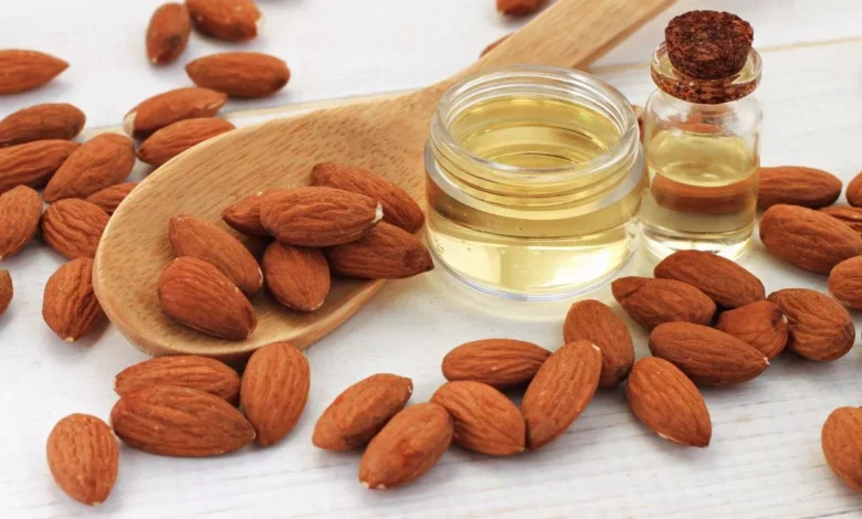 زيت اللوز الحلو فوائد مذهلة للشعر والبشرة والهالات السوداء أسفل العين